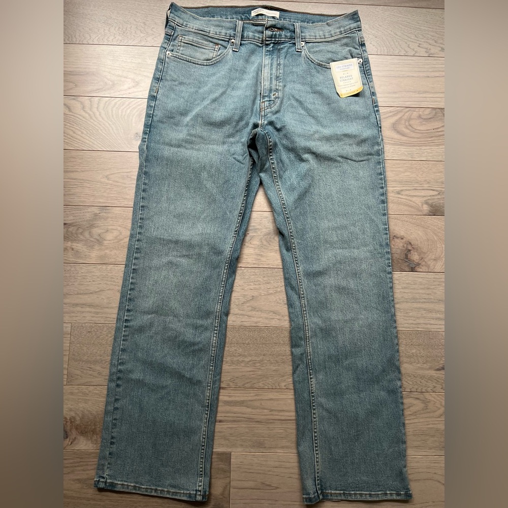 Signature by Levi Strauss & Co. Gold Label Men's Jeans. Size W33 L32